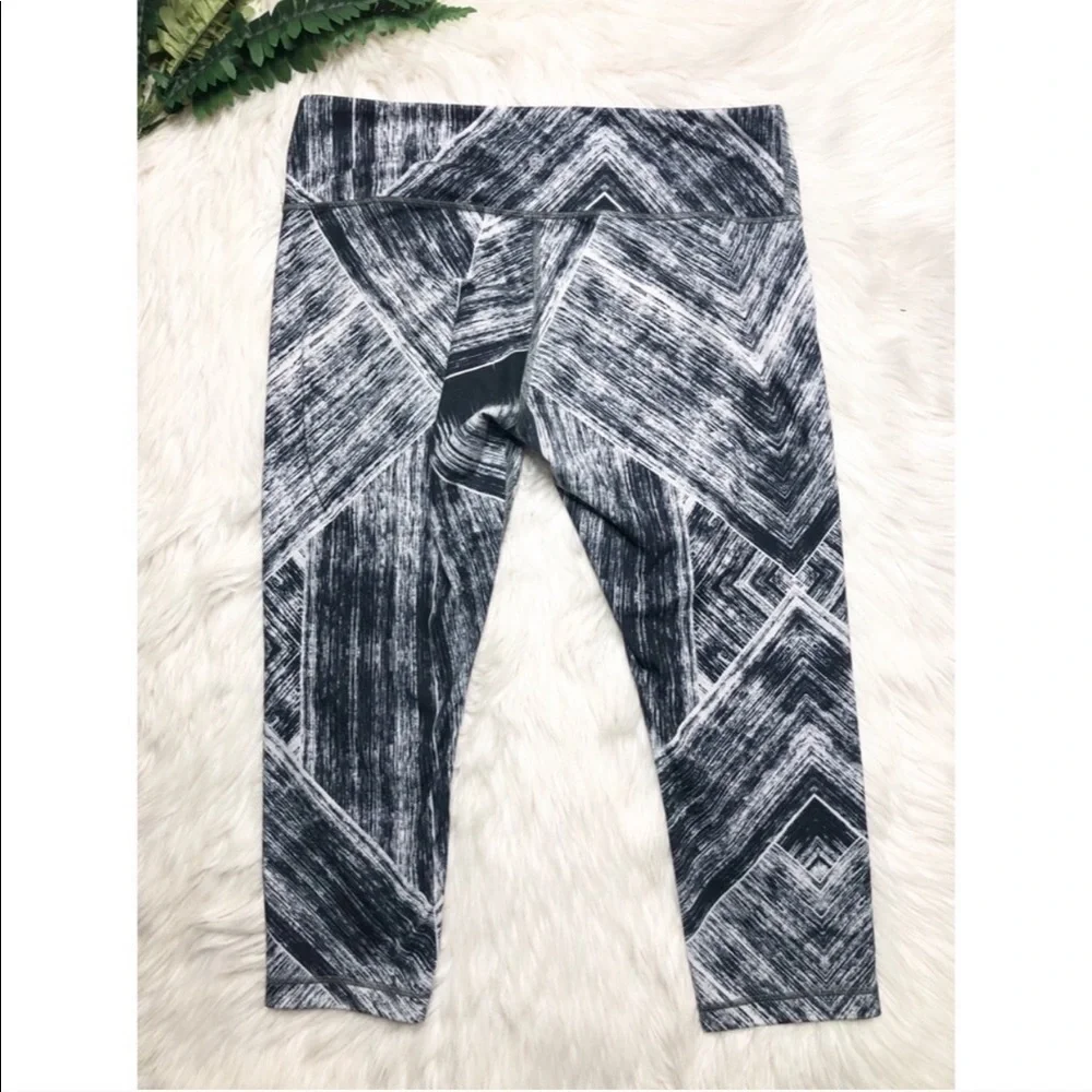 Lululemon Geometric Crops